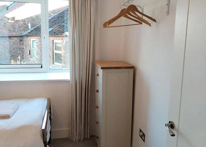 Cozy Flat With Parking Perfect For Families Lägenhet