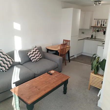 Cozy Flat With Parking Perfect For Families *