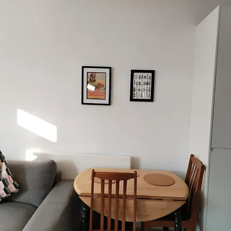 Cozy Flat With Parking Perfect For Families Apartment York